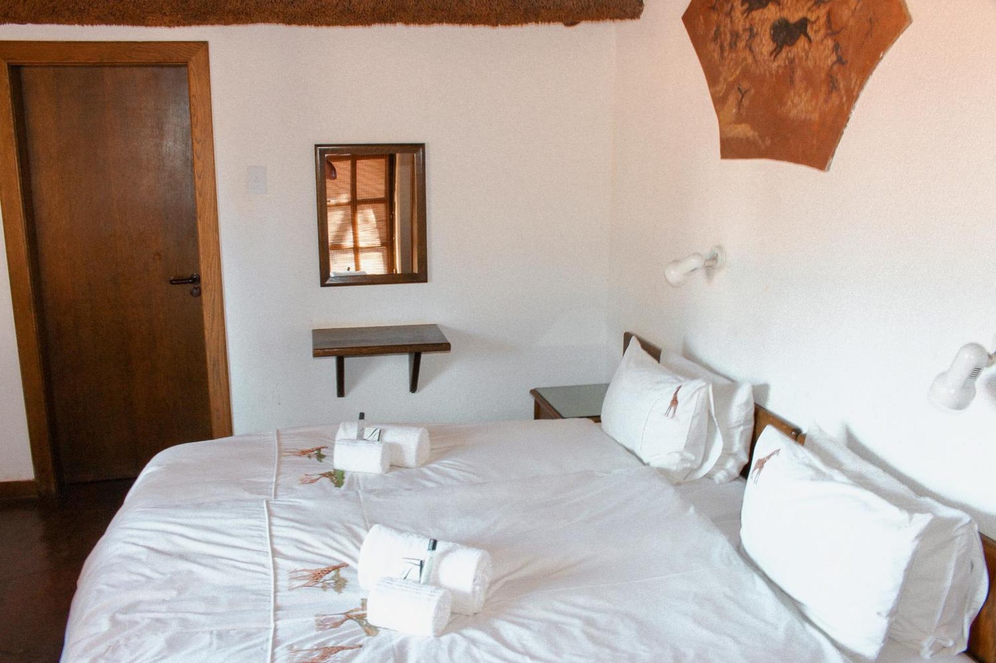 Omaruru Game Lodge エクステリア 写真